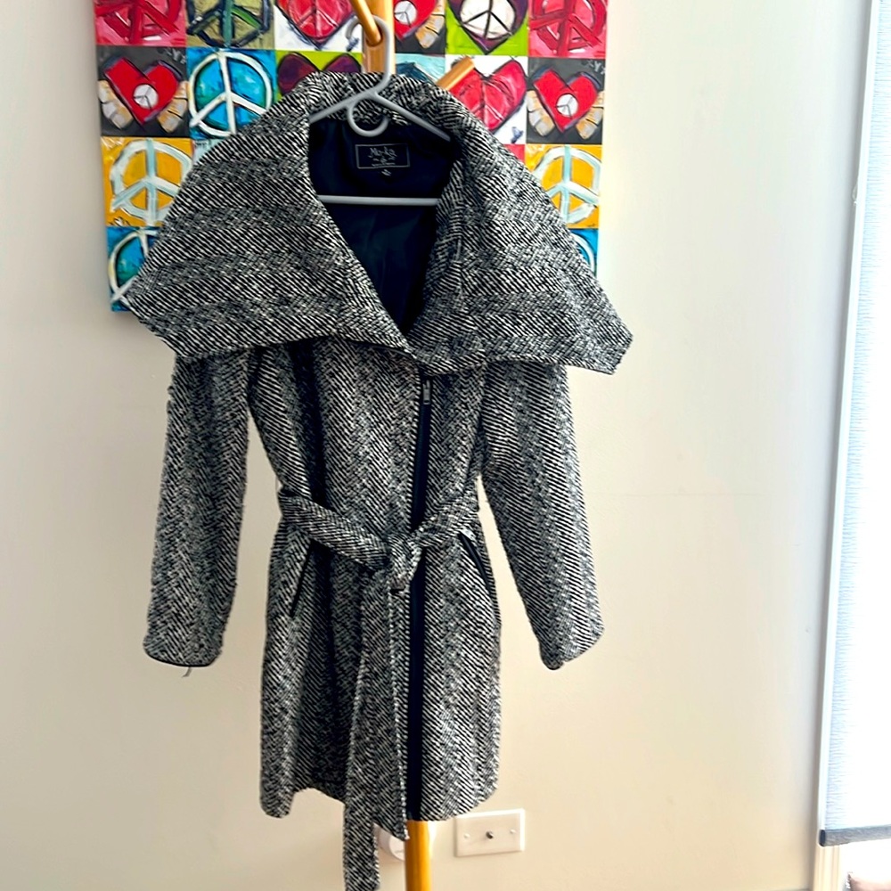 Mo-Ka by Santa Fe fall/winter jacket size Medium black and white.
